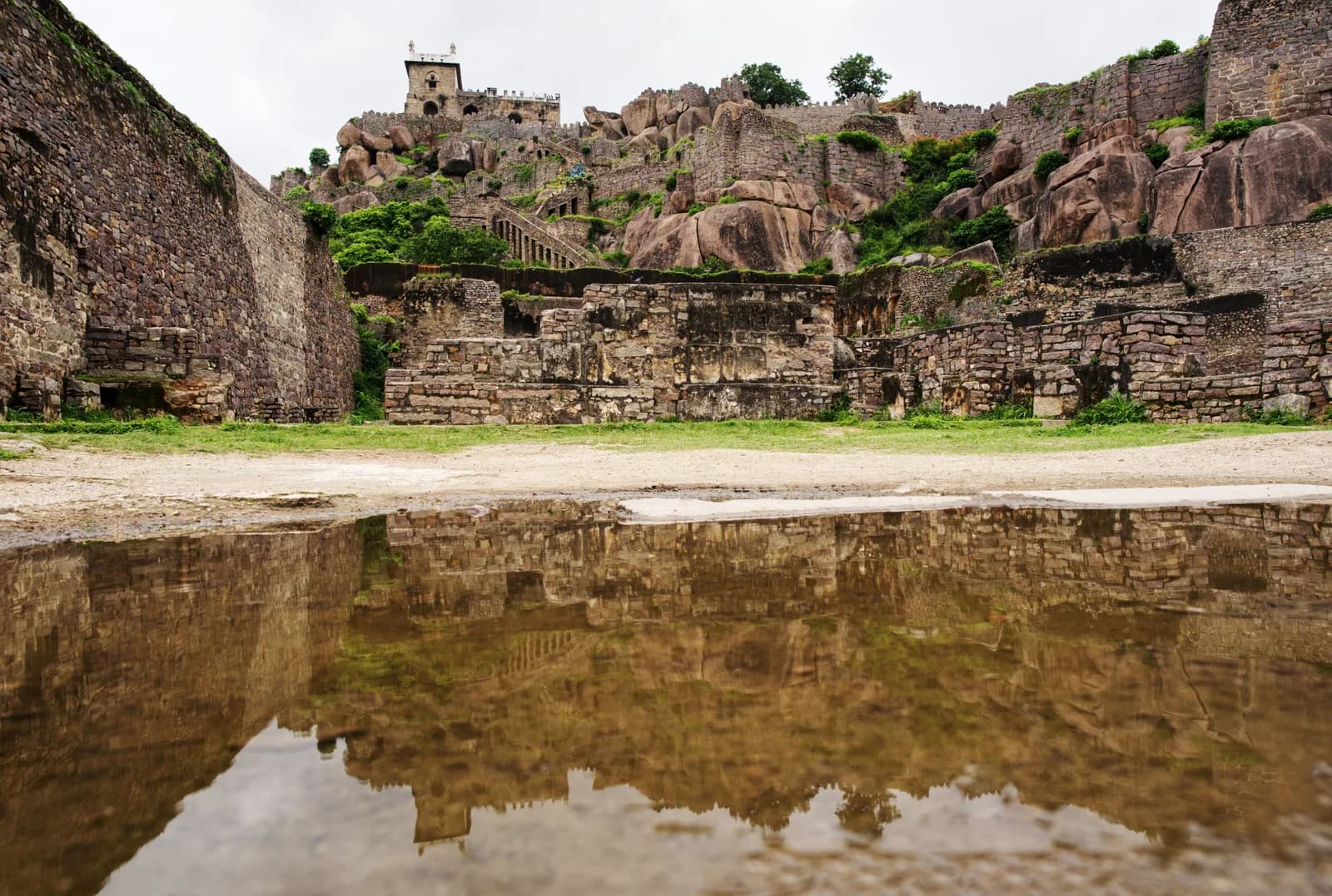 Hyderabad Golconda Fort Tour With Light and Sound Show